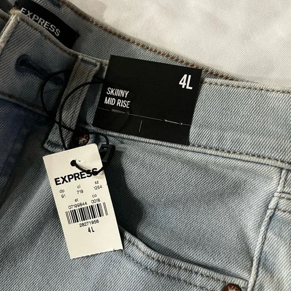 Express Women's Light Blue Skinny Jeans - Picture 1 of 3